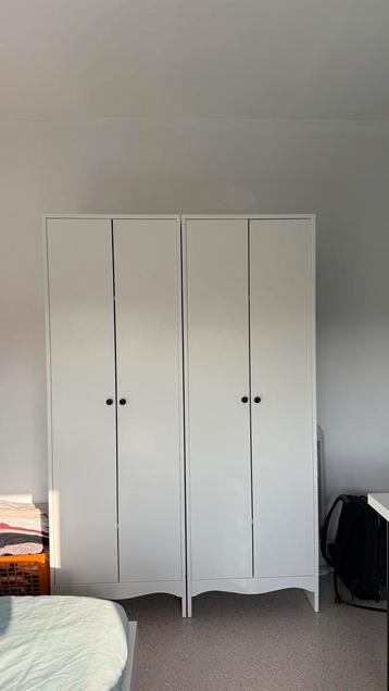 Witte kleerkasten 2 stuks (€60 per stuk) beschikbaar voor biedingen