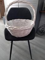 houten korf - mand, Huis en Inrichting, Woonaccessoires | Schalen en Manden, Mand, Rond, Ophalen of Verzenden, Zo goed als nieuw