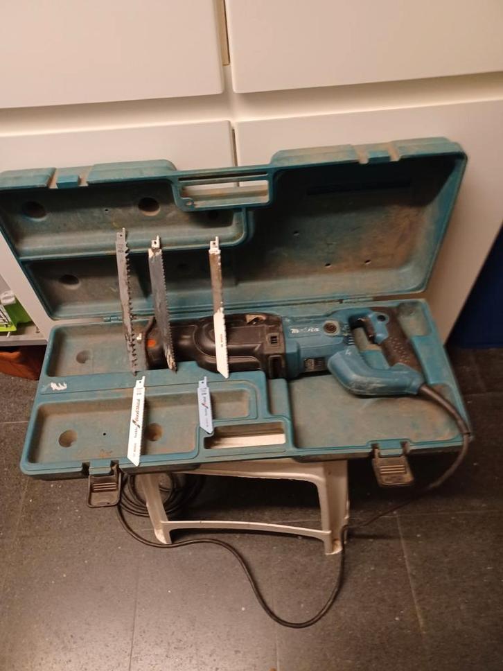 Makita reciprozaag 1250watt prof 5zaagbladen hout/metaal bij, Doe-het-zelf en Bouw, Gereedschap | Zaagmachines, Reciprozaag, Ophalen of Verzenden