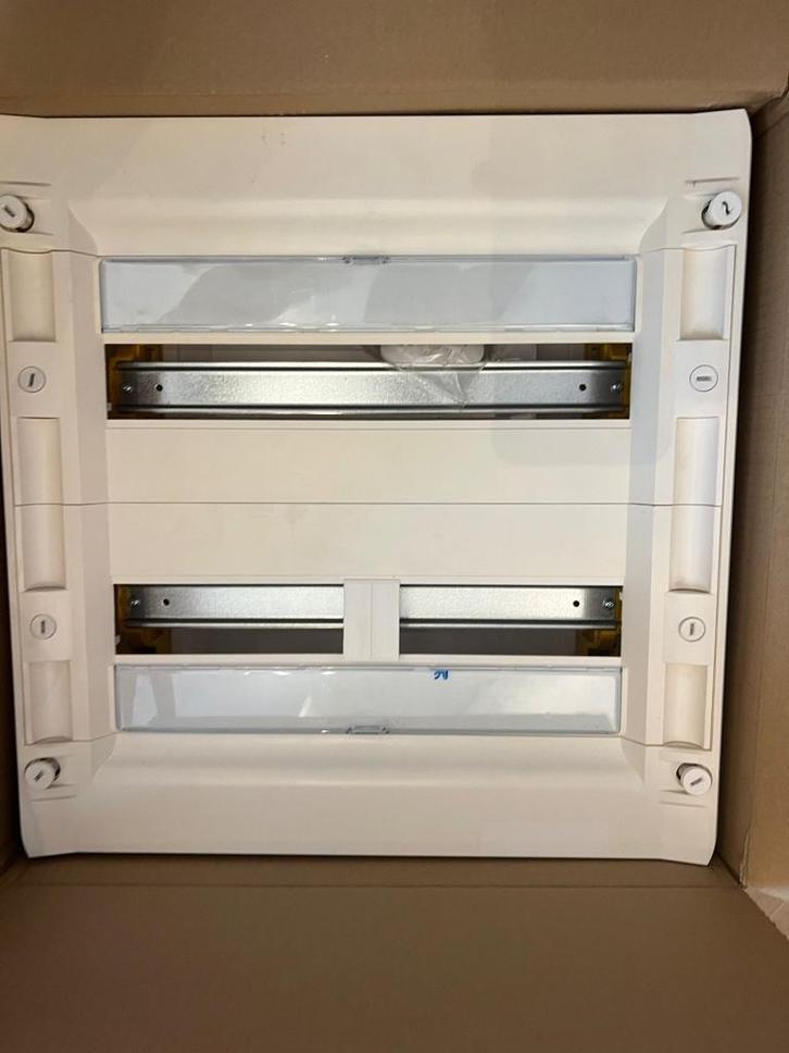 Legrand XL³ 125 box — 36 modules (2x18) — Zonder deur — 2, Doe-het-zelf en Bouw, Elektriciteit en Kabels, Gebruikt, Overige typen