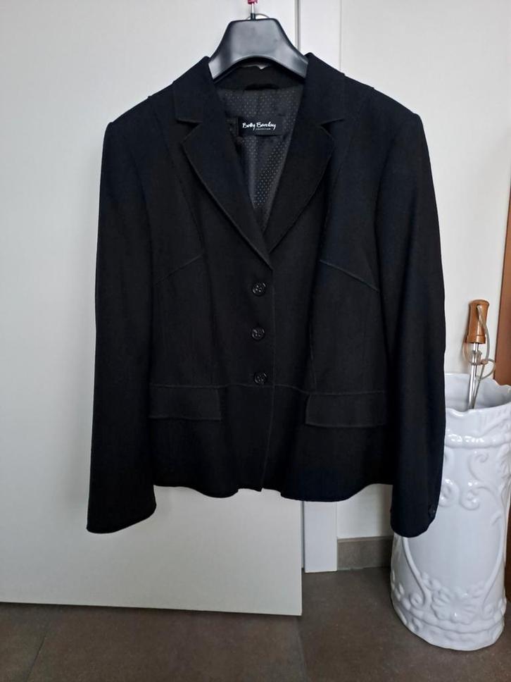 Zwarte damesjasje Betty Barclay 42, Vêtements | Femmes, Vestes & Costumes, Comme neuf, Manteau, Enlèvement ou Envoi