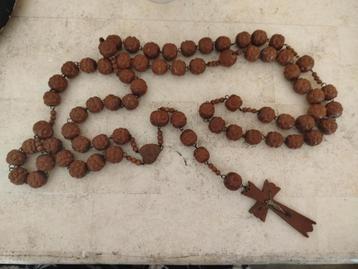 paternoster rozenkrans met grote houten jezus kruis beschikbaar voor biedingen