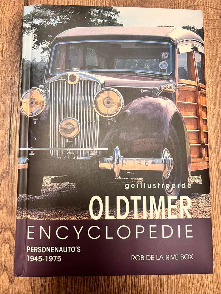 Geïllustreerde oldtimerencyclopedie personenauto’s 1945-1975, Boeken, Overige Boeken, Ophalen of Verzenden