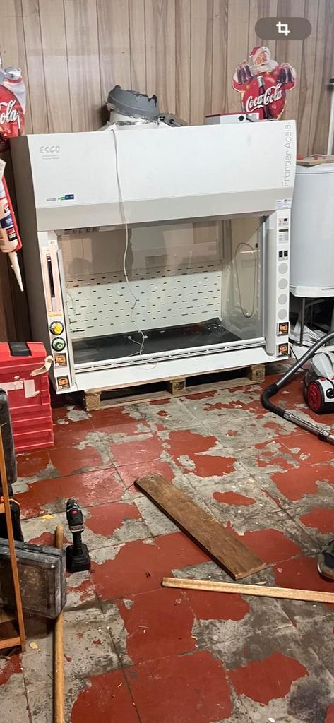 Chemische afzuigkappen van Esco, Elektronische apparatuur, Microgolfovens, Gebruikt, Ophalen