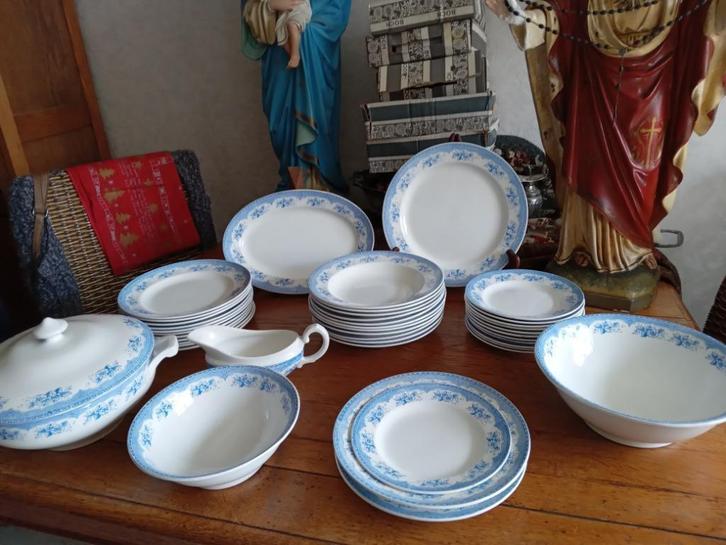 Prachtig puntgaaf 12 pers. eetservies Boch la Louviere PEPA, Antiquités & Art, Antiquités | Services (vaisselle) complet, Enlèvement