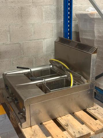 professionele dubbele gas friteuse in goede staat. beschikbaar voor biedingen