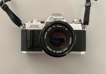 Canon AV1 spiegelreflexcamera met 2 extra lenzen en flits, Audio, Tv en Foto, Ophalen, Gebruikt, Spiegelreflex, Canon