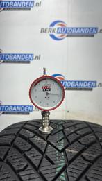 2x Pirelli Scorpion Winter 2 255/40 R21 102V 255/40/21 25540, Auto-onderdelen, Banden en Velgen, Gebruikt, 255 mm, -, -