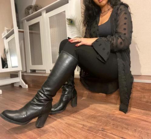 Gratis verzenden zwarte leren 90s vintage blokhaklaarzen 39, Kleding | Dames, Schoenen, Zo goed als nieuw, Hoge laarzen, Zwart