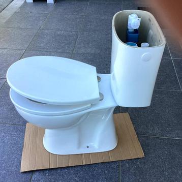 Nieuwe Komplete WC was miskoop beschikbaar voor biedingen