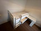 massief houten bed met een tafel en twee ladekasten, Ophalen, Zo goed als nieuw