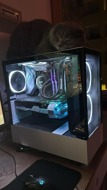 Gaming pc beschikbaar voor biedingen