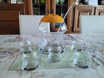Mooie punch-bowl met 5 glazen en pollepel beschikbaar voor biedingen