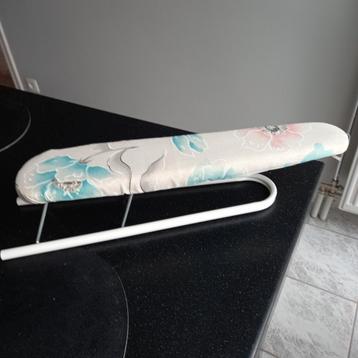 Mouwplankje-tafelstrijkplankje beschikbaar voor biedingen