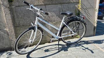Sportieve damesfiets 28'' venturelli  beschikbaar voor biedingen
