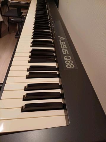 Midi-controler Alesis Q88 -keyboard