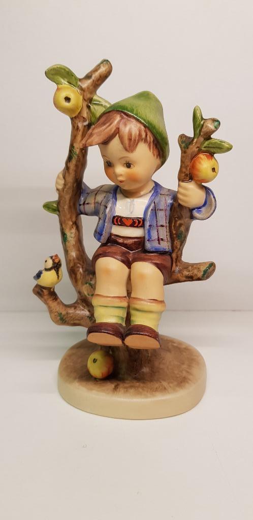Hummel 142/I ‘Apple Tree Boy’ - TMK 3, Verzamelen, Beelden en Beeldjes, Zo goed als nieuw, Hummel, Ophalen of Verzenden