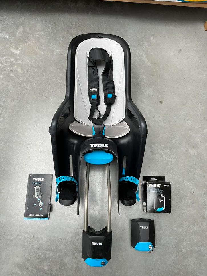 Thule Ridealong fietsstoel met 2 beugels, Fietsen en Brommers, Fietsaccessoires | Fietsstoeltjes, Zo goed als nieuw, Achterzitje