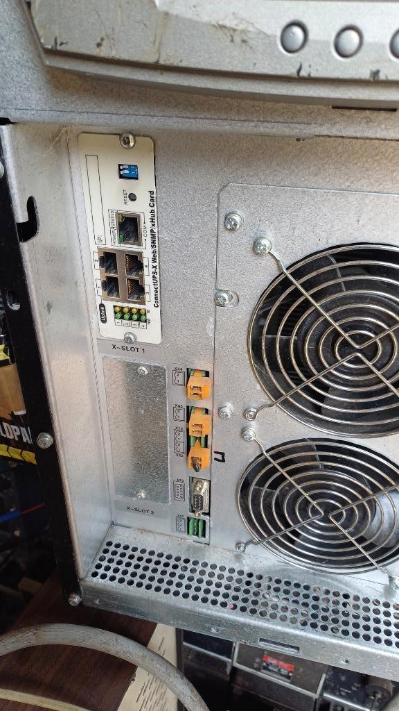 Eaton 10kVA / 9kW inverter, Hobby en Vrije tijd, Elektronica-componenten, Gebruikt, Ophalen