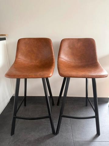 2 barkrukken lederlook cognac beschikbaar voor biedingen