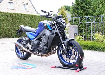 Yamaha MT 09 Icône bleue Akrapovic, Échappement sport, Permis Moto A, Entreprise, Plus de 35 kW