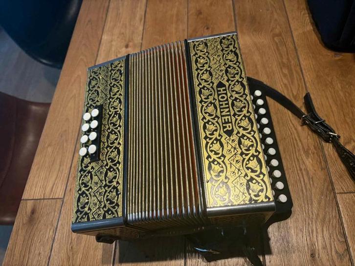 Hohner Vienna "Trekzak" diatonic accordion model 2915, Musique & Instruments, Musiques & Instruments Autre, Utilisé, Enlèvement