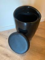 Zwarte poef met opbergruimte, Huis en Inrichting, Zetels | Voetbanken en poefs, Ophalen, Zo goed als nieuw