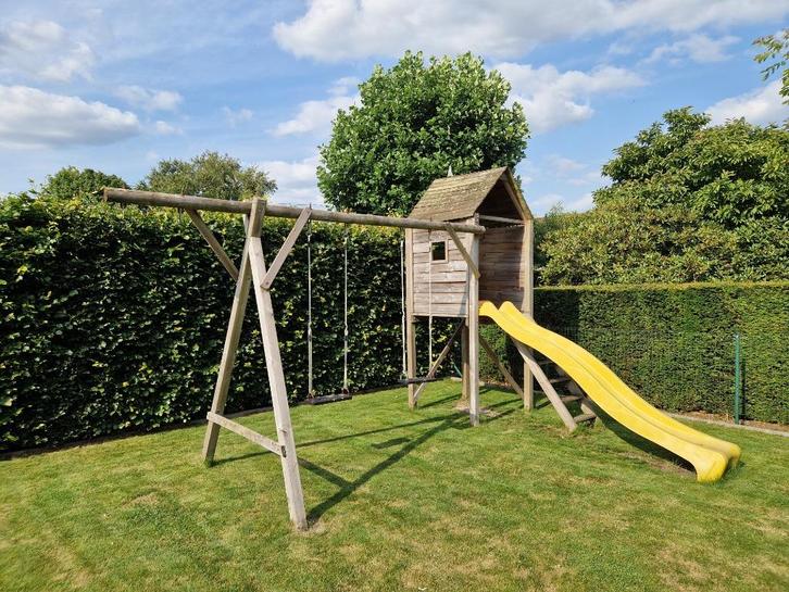 Houten speeltoestel met glijbaan en schommels, Kinderen en Baby's, Speelgoed | Buiten | Speeltoestellen, Gebruikt, Glijbaan, Schommel