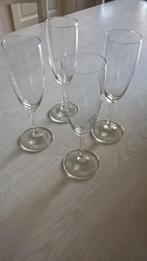 4 glazen voor champagne of cava, Ophalen