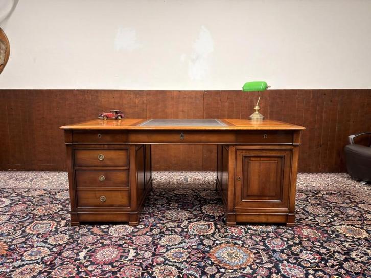 Klassiek Italiaans Bureau Assi D'asolo, Antiek en Kunst, Antiek | Kantoor en Zakelijk, Ophalen of Verzenden