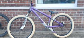 Commencal stunt / dirtjumper beschikbaar voor biedingen