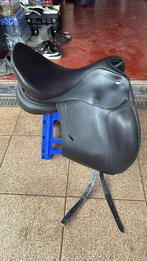 Zwart ikonic dressuurzadel 17,5 inch, Dieren en Toebehoren, Ophalen, Zo goed als nieuw, Dressuur