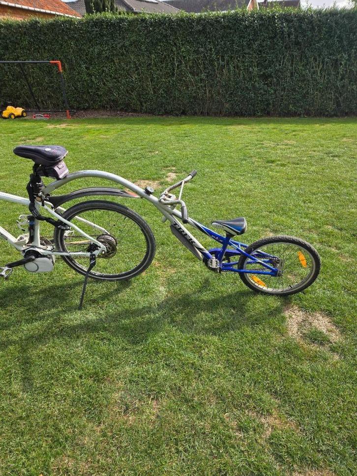 Trek aanhang fiets voor kinderen (3e wiel), Fietsen en Brommers, Fietsaccessoires | Aanhangwagens en Karren, Gebruikt, Aanhangfiets