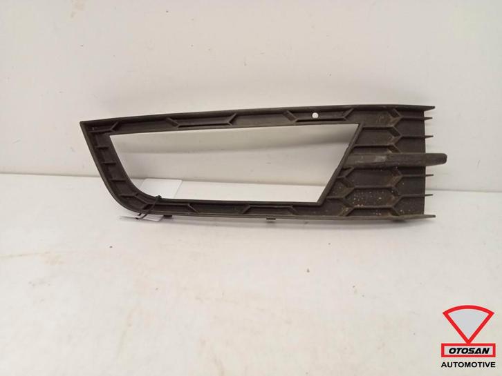 Skoda Octavia 3 13-17 Voorbumper Rooster Rechts 5E0807682, Auto-onderdelen, Carrosserie, Bumper, Skoda, Rechts, Gebruikt