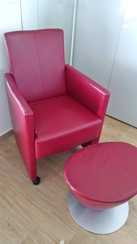 Siège en cuir rouge, réglable, sur roulettes, avec banquette, Maison & Meubles, Canapés | Salons, Comme neuf, Banc droit, Une personne