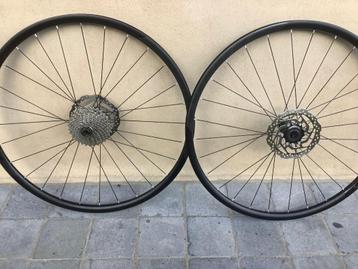 Wielset syncros met cassette en remschijven   beschikbaar voor biedingen