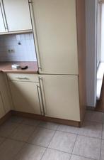 Oude keuken met toestellen te Oostende, Huis en Inrichting, Ophalen, Gebruikt, Crème, Overige materialen