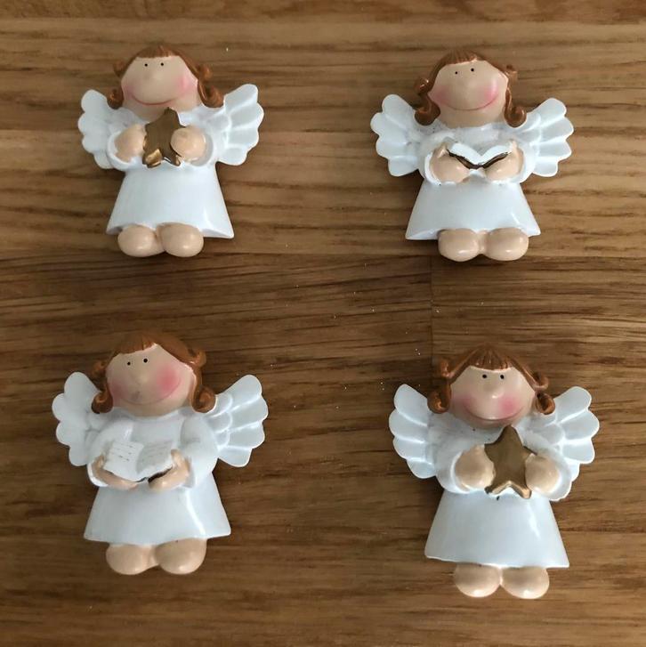 set van 4 witte engeltjes magneten, Diversen, Kerst, Zo goed als nieuw, Ophalen of Verzenden