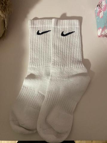 Chaussettes Nike, Chaussettes et Chaussettes genoux, Taille 39 à 42, Nike, Porté