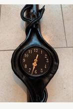 Belle horloge en cuir, Zo goed als nieuw