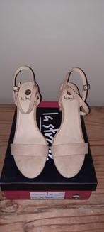 Mooie nieuwe schoenen la strada maat 40, La strada, Beige, Nieuw, Ophalen of Verzenden