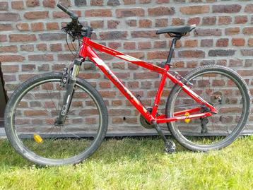 vélo rouge gravel beschikbaar voor biedingen