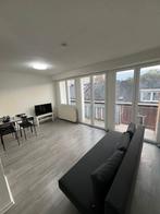 Colocation à louer. À lire! Tout est compris