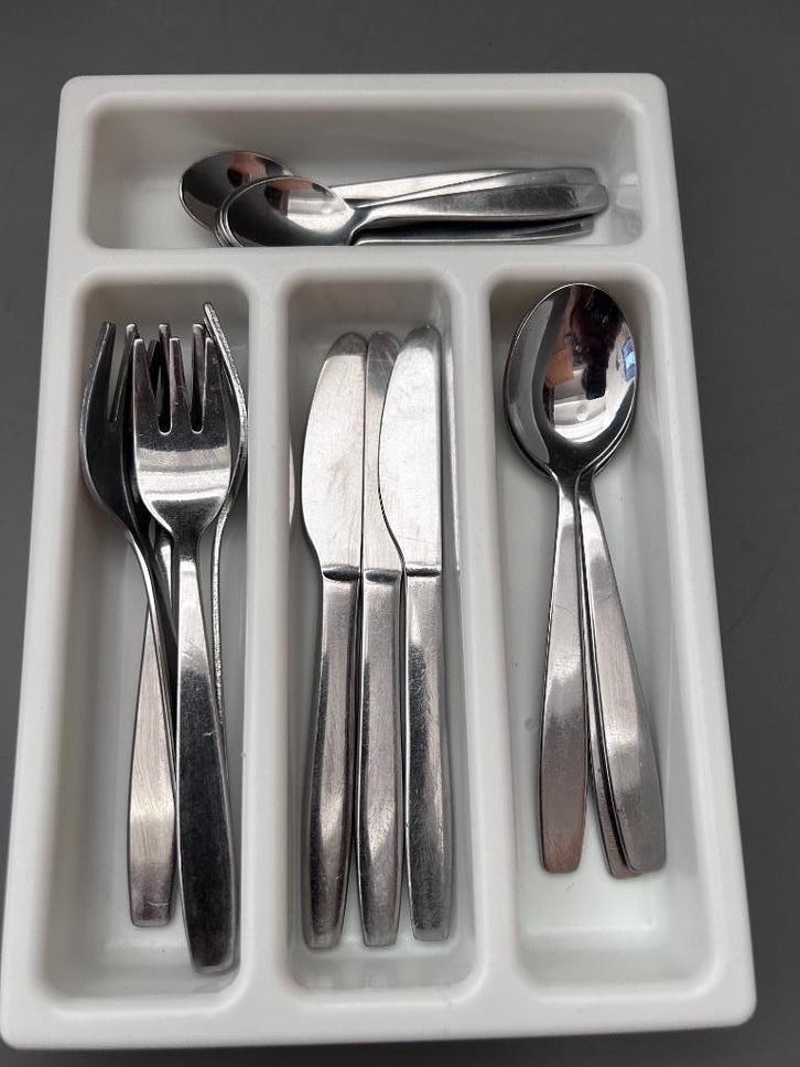 Dînette - Couverts avec rangement, Enfants & Bébés, Jouets | Jouer aux cuisines, Utilisé, Accessoires de cuisine de jeu, Matériaux autres