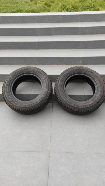 2 Pneus hiver Yokohama 215/70R16 beschikbaar voor biedingen