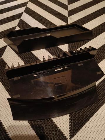 Vertikale standaarden PS4 en PS3  beschikbaar voor biedingen