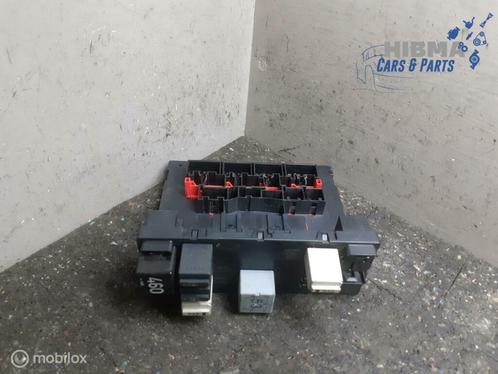 Zekeringskast Volkswagen Caddy III 1K0937049M Dashboard, Auto-onderdelen, Elektronica en Kabels, Volkswagen, Gebruikt, Ophalen of Verzenden