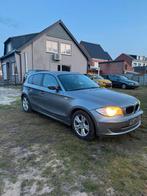 BMW 118d Automaat – Gekeurd vvk – €3.900, Auto's, BMW, Euro 5, 1995 cc, Zwart, 4 cilinders