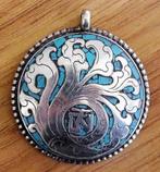 Authentiek amulet Tibetaans zilver met Mantra en Turkoois, Bijoux, Sacs & Beauté, Colliers, Avec pendentif, Bleu, Argent, Enlèvement ou Envoi