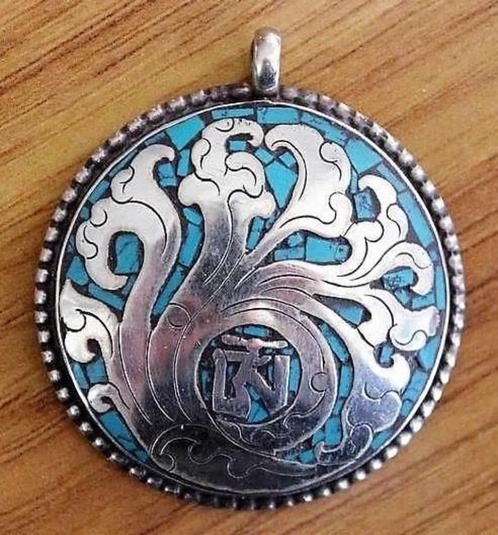 Authentiek amulet Tibetaans zilver met Mantra en Turkoois, Bijoux, Sacs & Beauté, Colliers, Neuf, Argent, Bleu, Avec pendentif